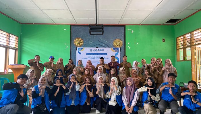 Tingkatkan Kreativitas Guru, Mahasiswa KKN Pendidikan Unismuh Gelar Pelatihan Media Ajar di Barru