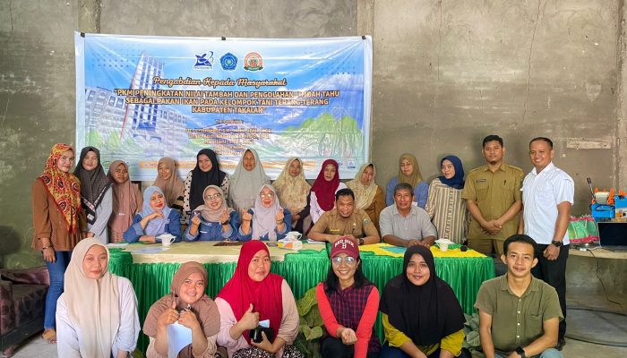Tingkatkan Nilai Tambah, Tim PKM Unismuh Gelar Pelatihan Diversifikasi Olahan Tahu di Takalar