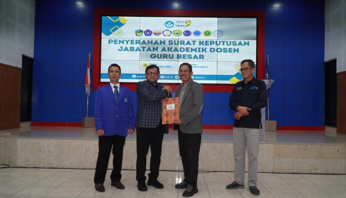Terima SK Guru Besar dari LLDIKTI Wilayah IX, Agustan Jadi Profesor ke 23 Unismuh Makassar