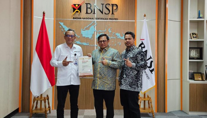 LSP P1 Unismuh Makassar Resmi Terima Sertifikat Lisensi dari BNSP