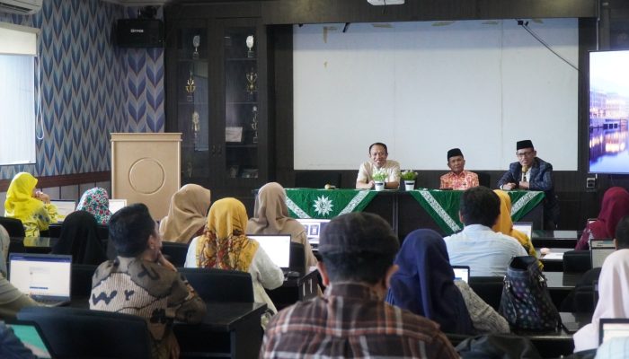 Tingkatkan Target Penerima Hibah Kemendiktisaintek, Unismuh Makassar Gelar Workshop dan Klinik Proposal Penelitian