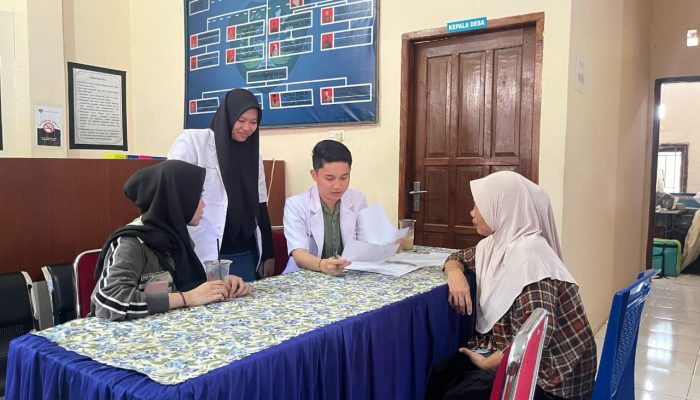 Pemeriksaan Kesehatan dan Edukasi Masyarakat, BEM FK-UNISMUH Perkuat Aksi Nyata di Desa Binaan
