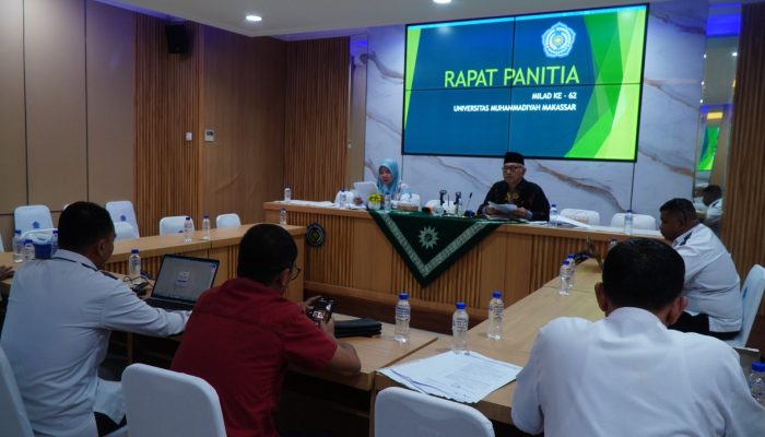 Milad ke-62 Unismuh: Promosi Kampus Lewat Jalan Sehat hingga Turnamen Bulutangkis