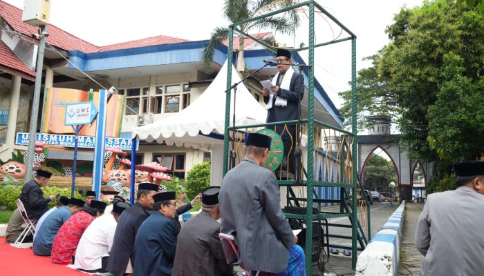 Kampus Jadi Cahaya Peradaban, Unismuh Gelar Salat Idul Adha Bersama Warga