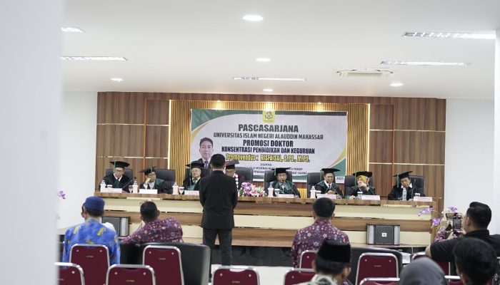 Kaji Implementasi Moderasi Beragama di Masyarakat Kajang, Antar Dosen Unismuh Risfaisal Meraih Predikat Doktor Cum Laude