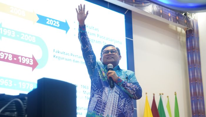 Warek I Unismuh Ulas Perjalanan dan Harapan Kampus di Depan Ribuan Maba