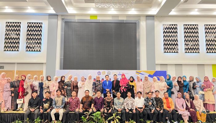 Silaturahmi dan Penghargaan Warnai Ramah Tamah Wisuda FEB Unismuh Makassar