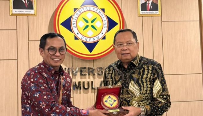 Tim PMB Unismuh Makassar Belajar Strategi Universitas Pamulang Gaet 100 Ribu Mahasiswa