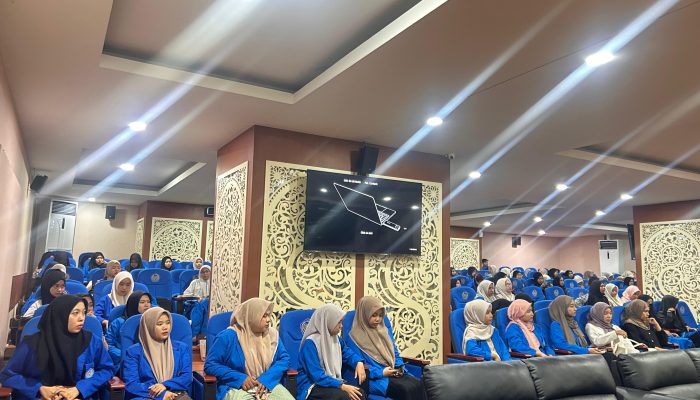 Mahasiswa Penerima Beasiswa Unismuh Diberdayakan Lewat Pelatihan Jurnalistik