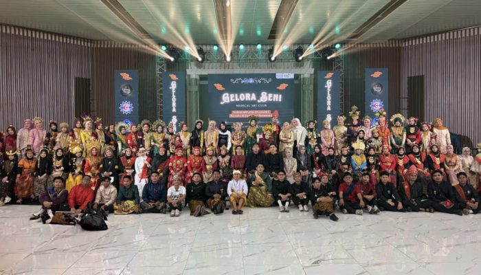Emosi dan Budaya Berbaur di Panggung Gelora Seni Mahasiswa Kedokteran