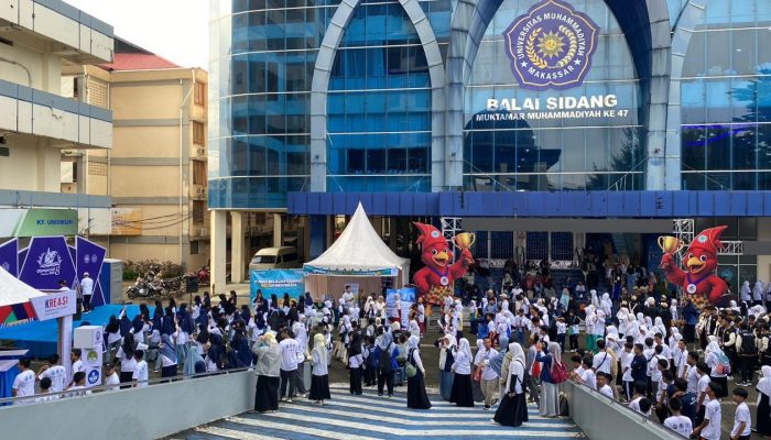 Ribuan Pelajar Muhammadiyah Senam Kolosal di Unismuh, Awali OlympicAD VIII Makassar