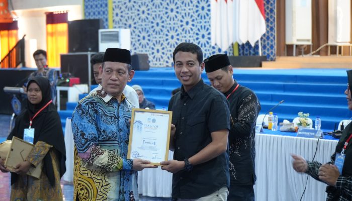 Dari Peserta Terbaik hingga Teraktif, Inilah Penerima Penghargaan Darul Arqam III Unismuh