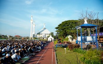 Khutbah Iduladha di Lapangan Syekh Yusuf Gowa, Prof Ambo Asse Tekankan Kepedulian Sosial