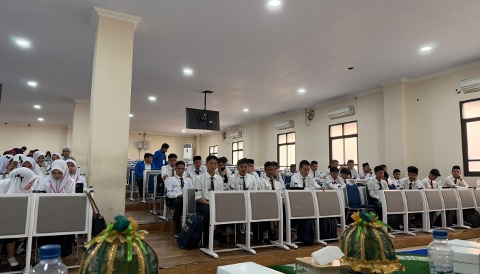Dekan FH Unismuh Ingatkan Maba Seimbangkan Akademik, Prestasi, dan Organisasi